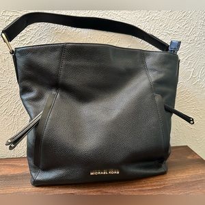EUC Michael Kors Evie Leather Large Hobo Shoulder Bag